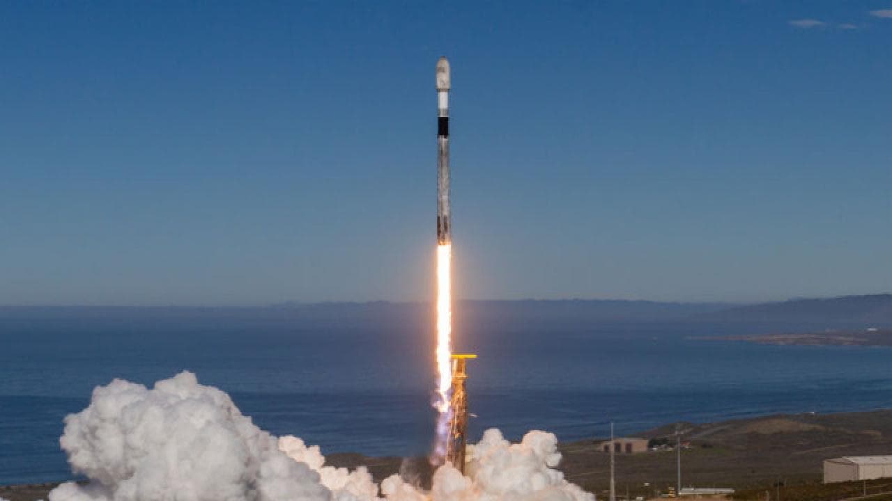 SpaceX, Starlink'i mobil operatöre dönüştürmek için adım attı