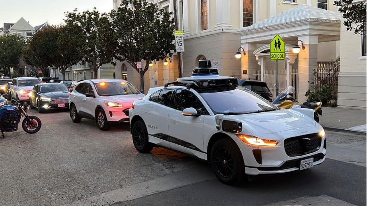 Waymo, Toronto’da sürücüsüz araç testlerine hazırlanıyor