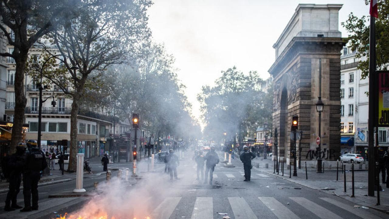 Euro, Rusya gerilimi ve Fransa'daki protestolarla geriledi