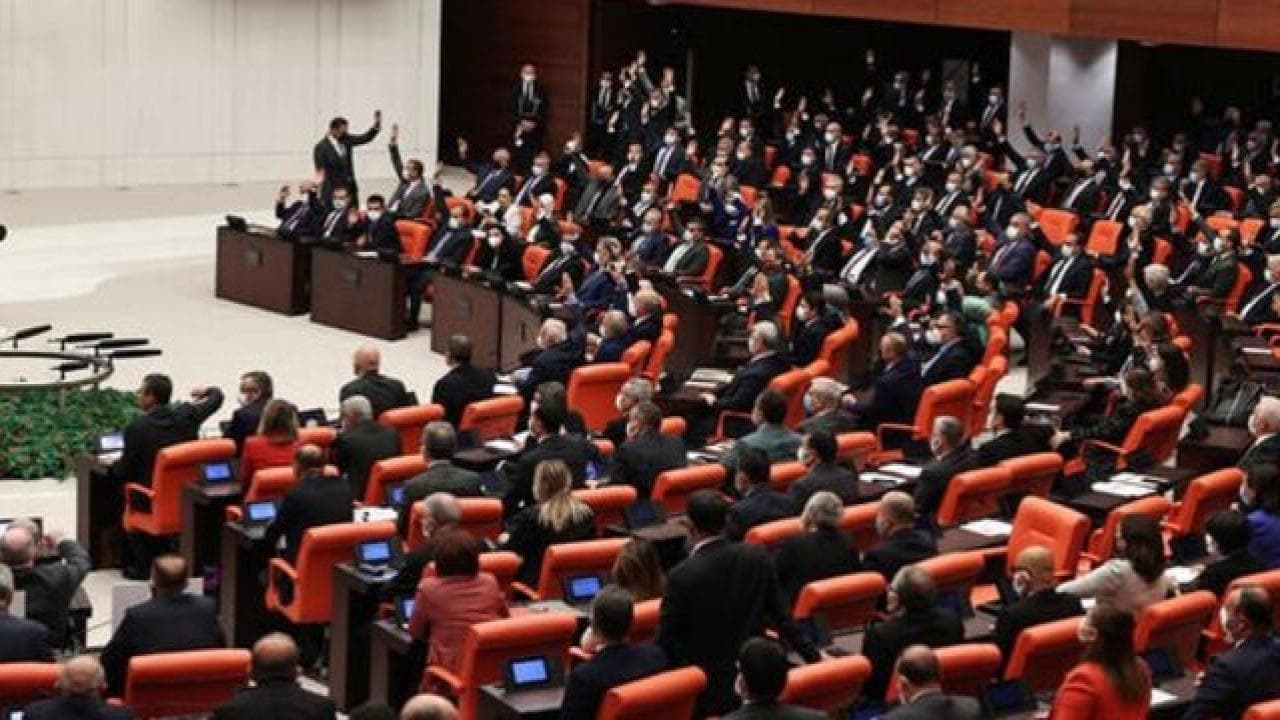 Tasfiyesine karar verilen bazı yatırım fonlarına ilişkin düzenlemeleri içeren kanun teklifi, TBMM Genel Kurulu'nda