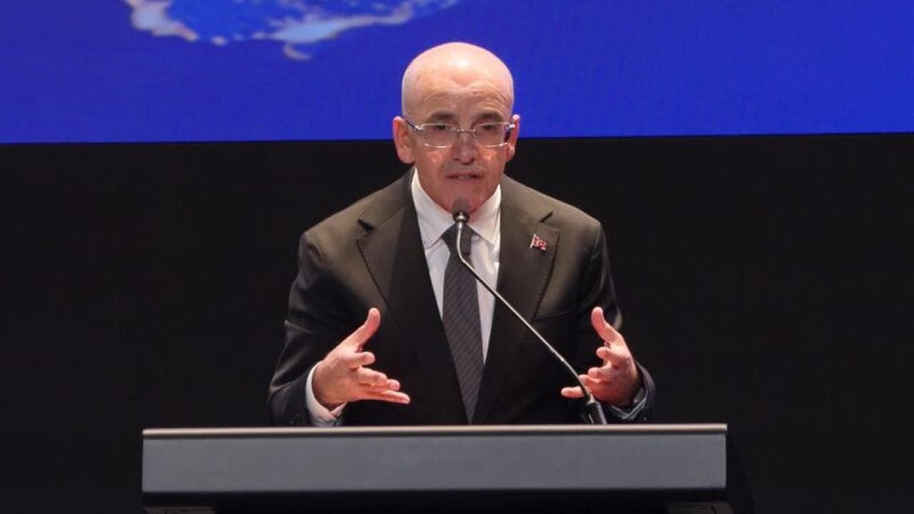 Şimşek: Türkiye küresel borçluluk açısından avantajlı konumda