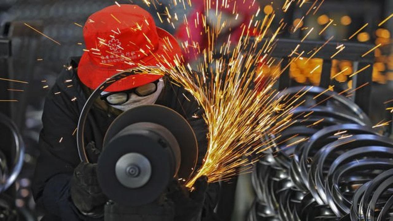 Çin'de ekonomik aktivite Ekim'de yeniden daralma seyrine girdi