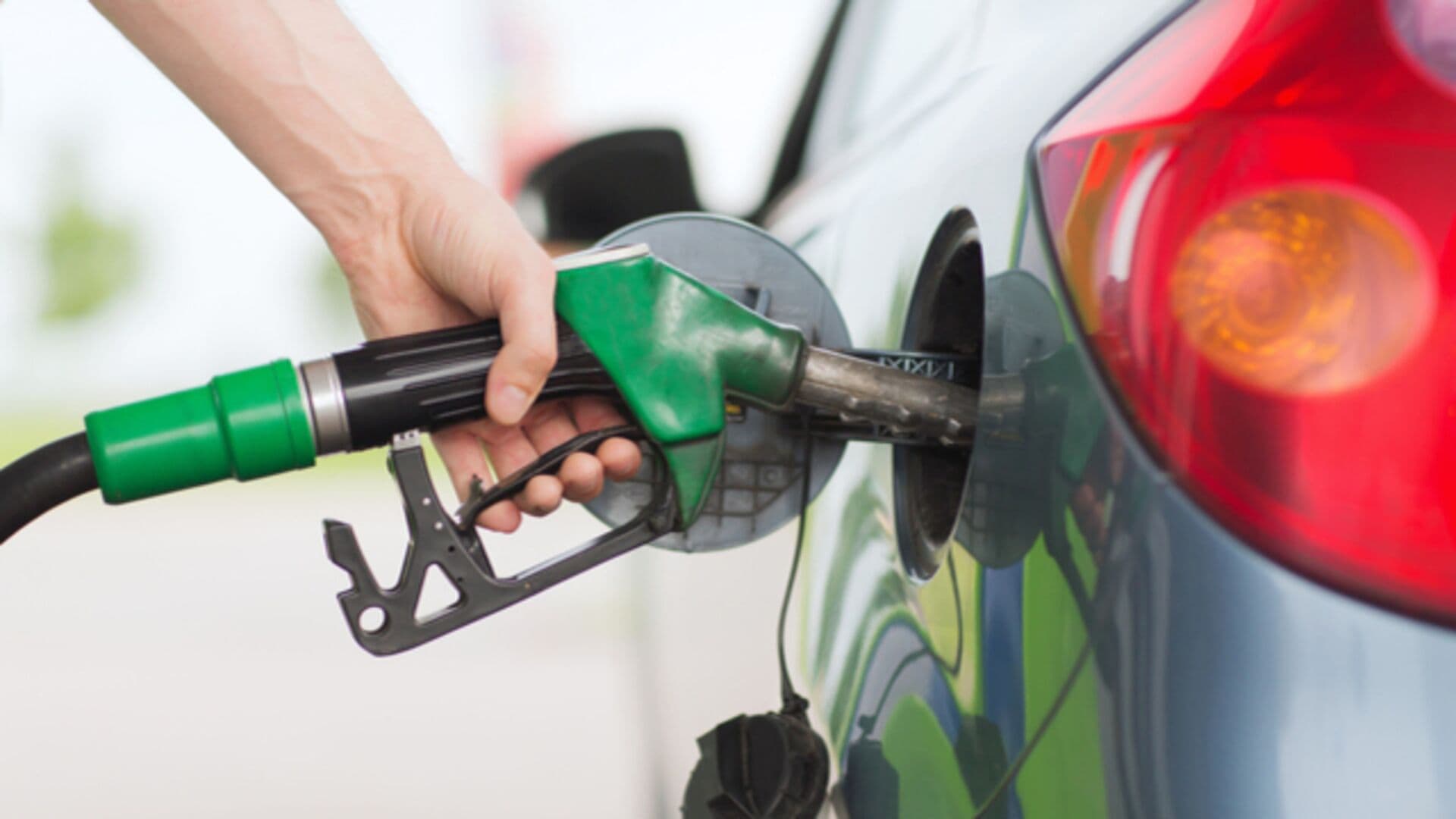 Benzine zam geldi