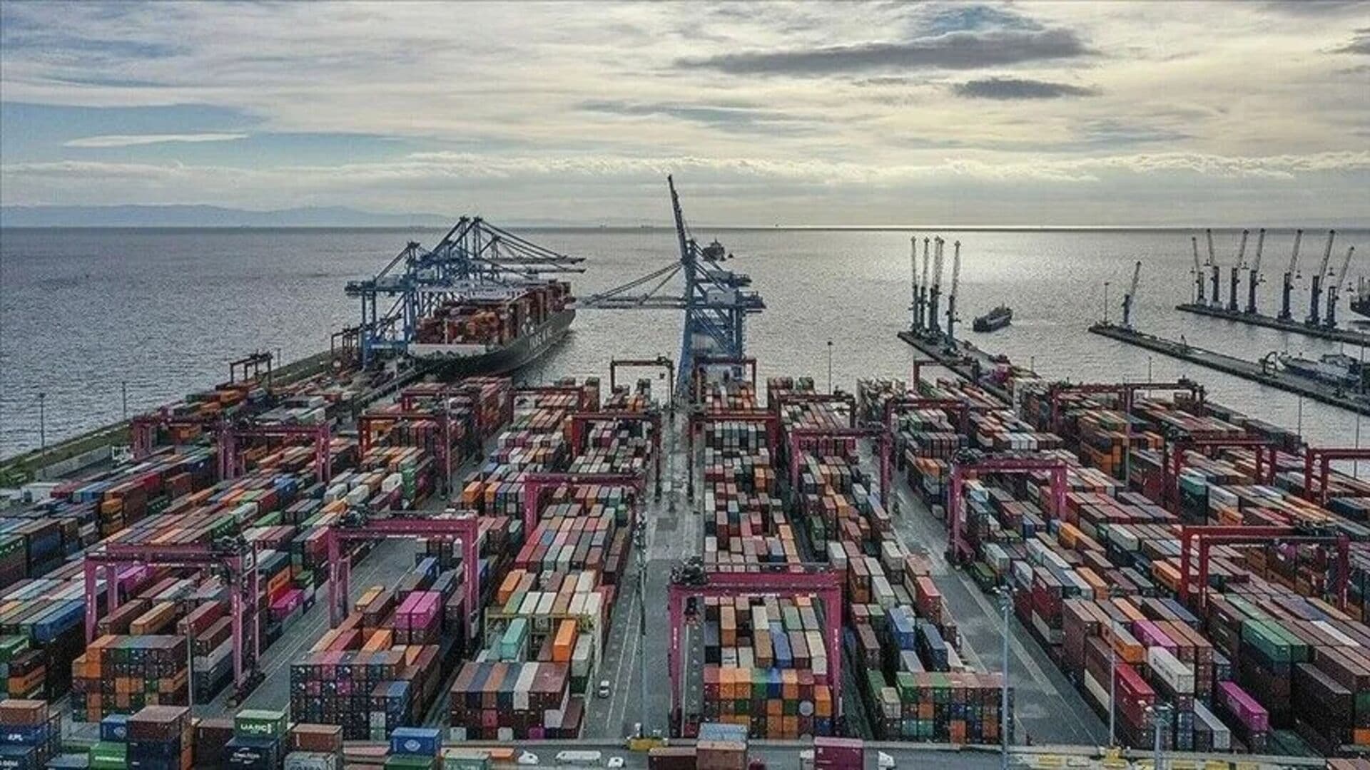 TÜİK: Temmuzda ihracat ve ithalat birim değer endeksleri arttı
