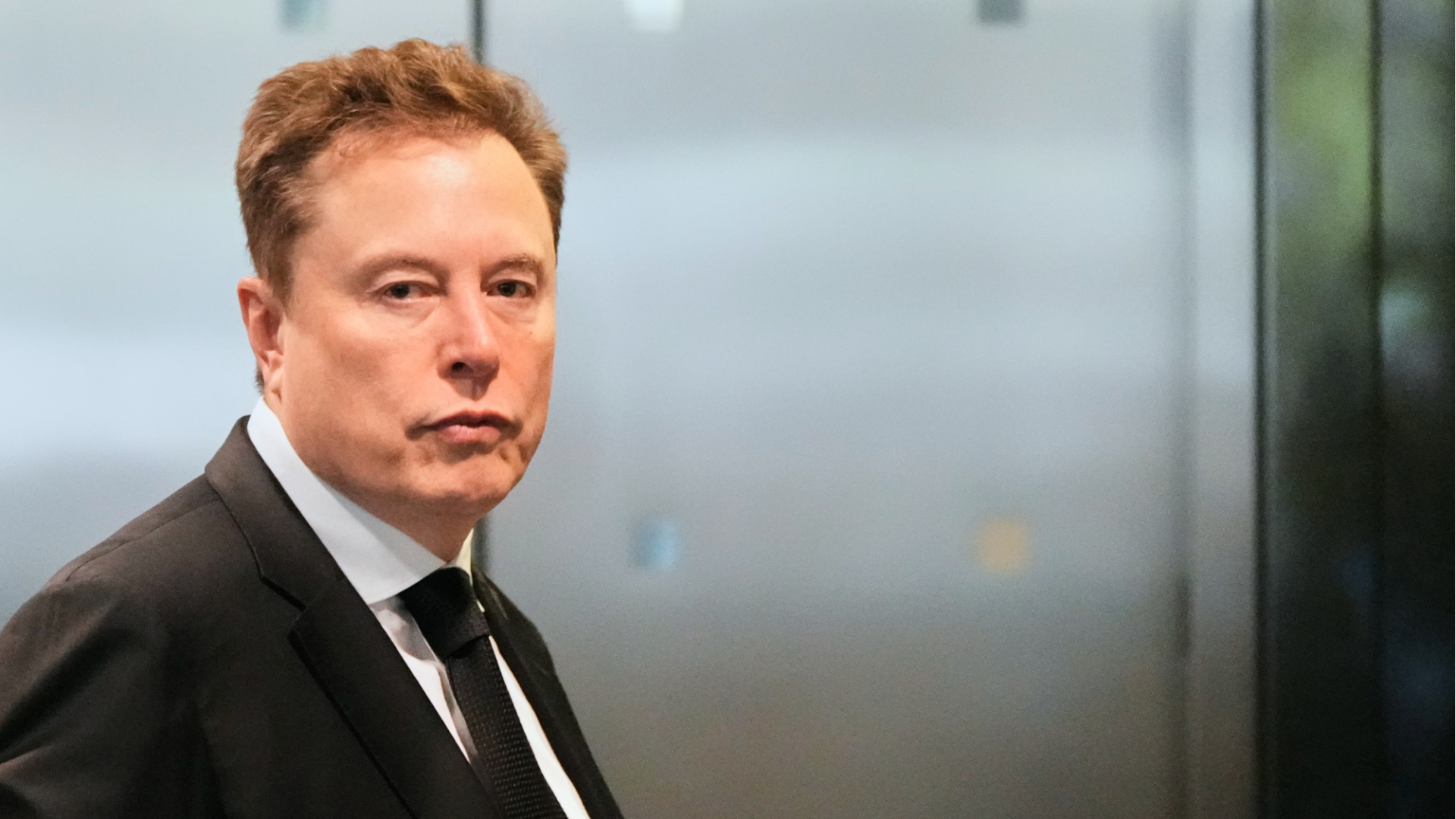 Elon Musk, yapay zekâ risklerine karşı şirketler arası denetim önerdi