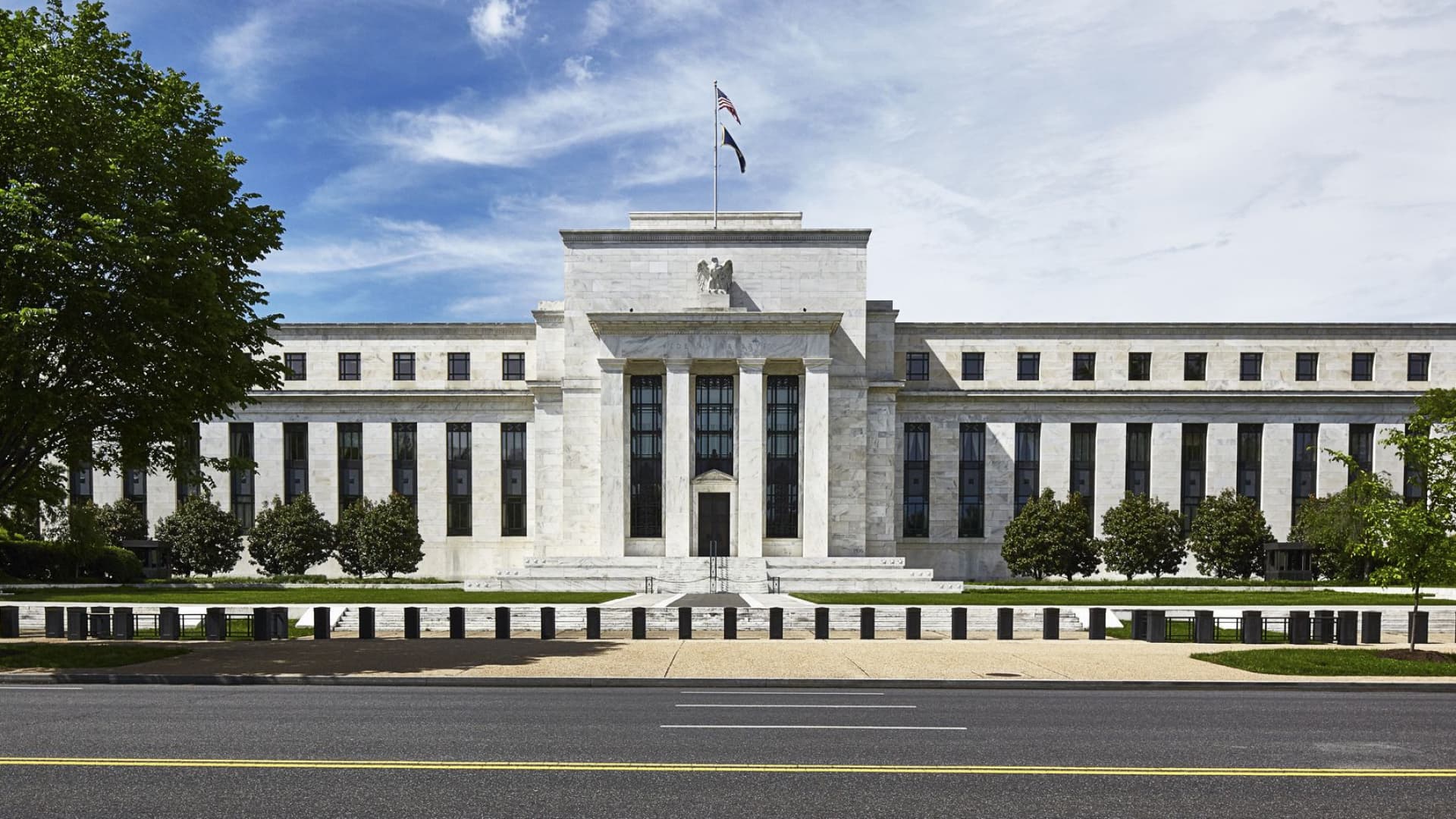 Fed, politika faizini 25 baz puan artırarak yüzde 3,75-4 aralığına çıkardı