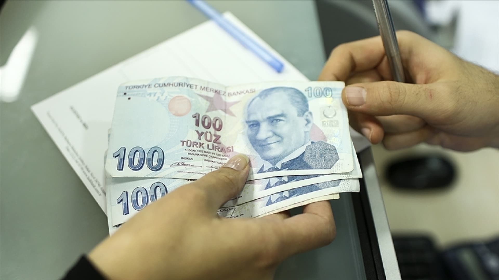 Öğrenciler, belirli koşullarda çalışırken yetim aylığı alabiliyor