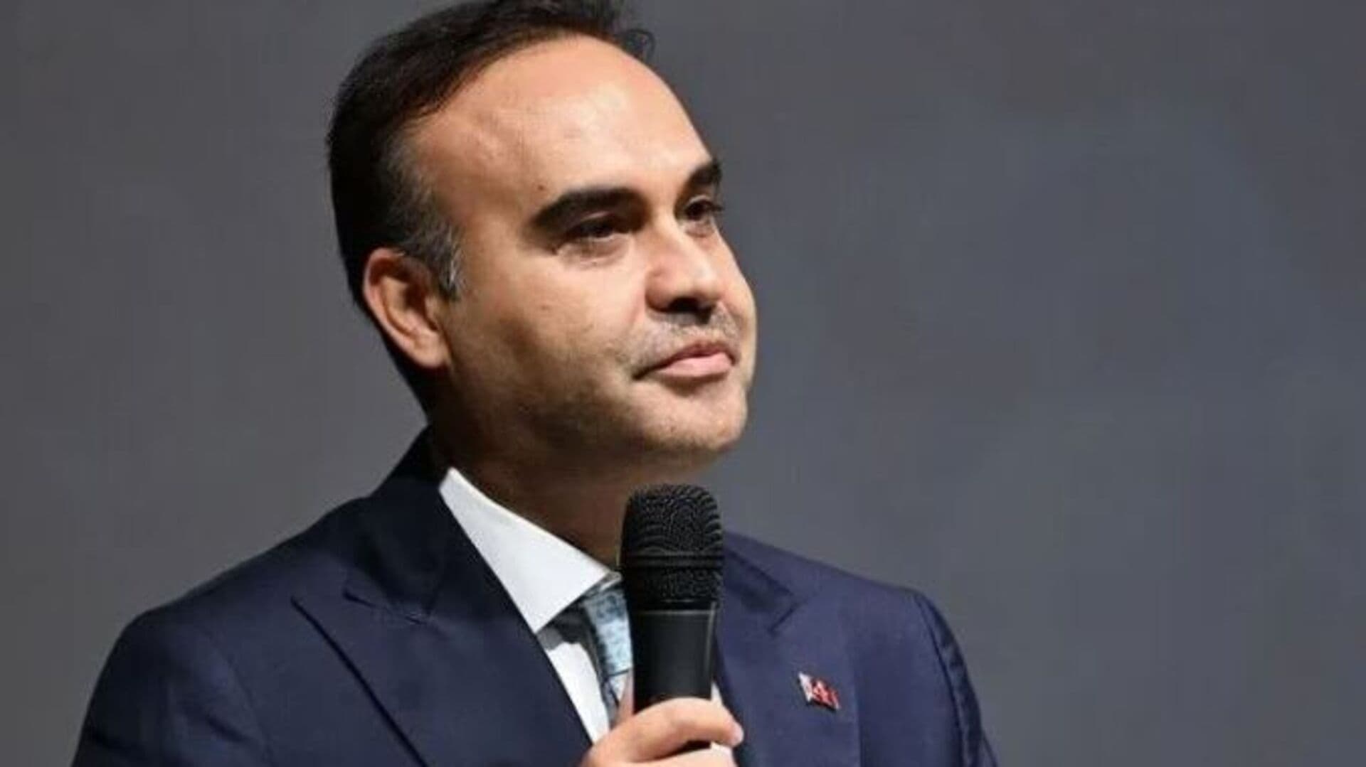 Bakan Kacır: Kamu yatırımlarının en az yüzde 2'si yapay zekaya ayrılacak