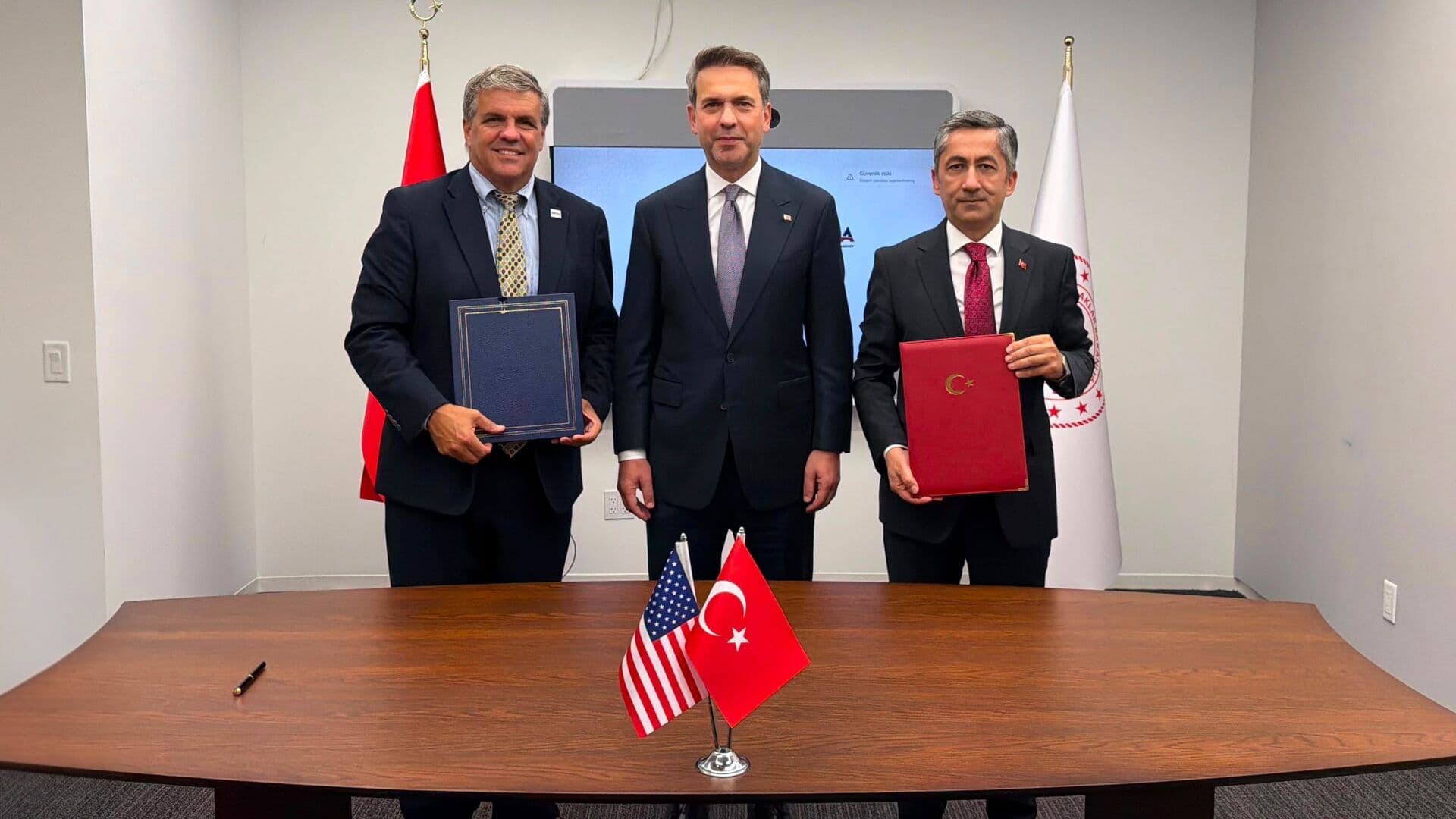 Türkiye ve ABD arasında SMR ve 4. nesil reaktörler için anlaşma imzalandı