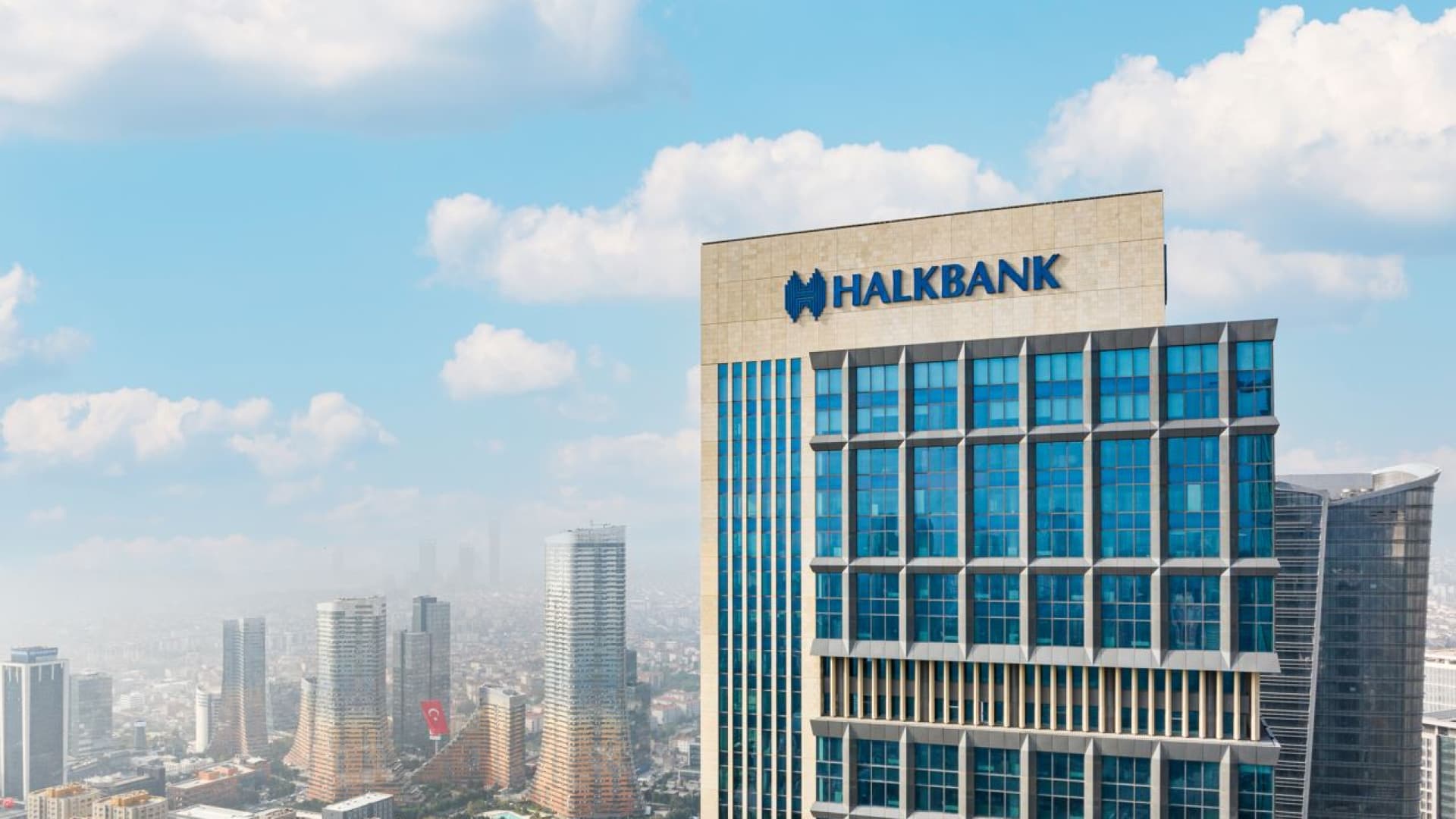 Halkbank, kadın girişimcilere 10 milyar TL limitli kredi sağlayacak