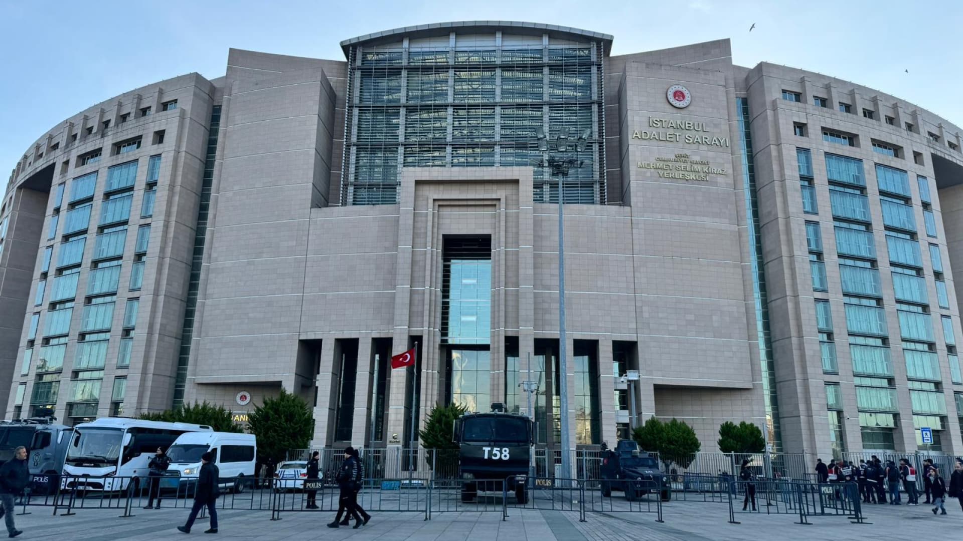 Fon soruşturmasında 20 şüpheli İstanbul Adliyesi’ne sevk edildi