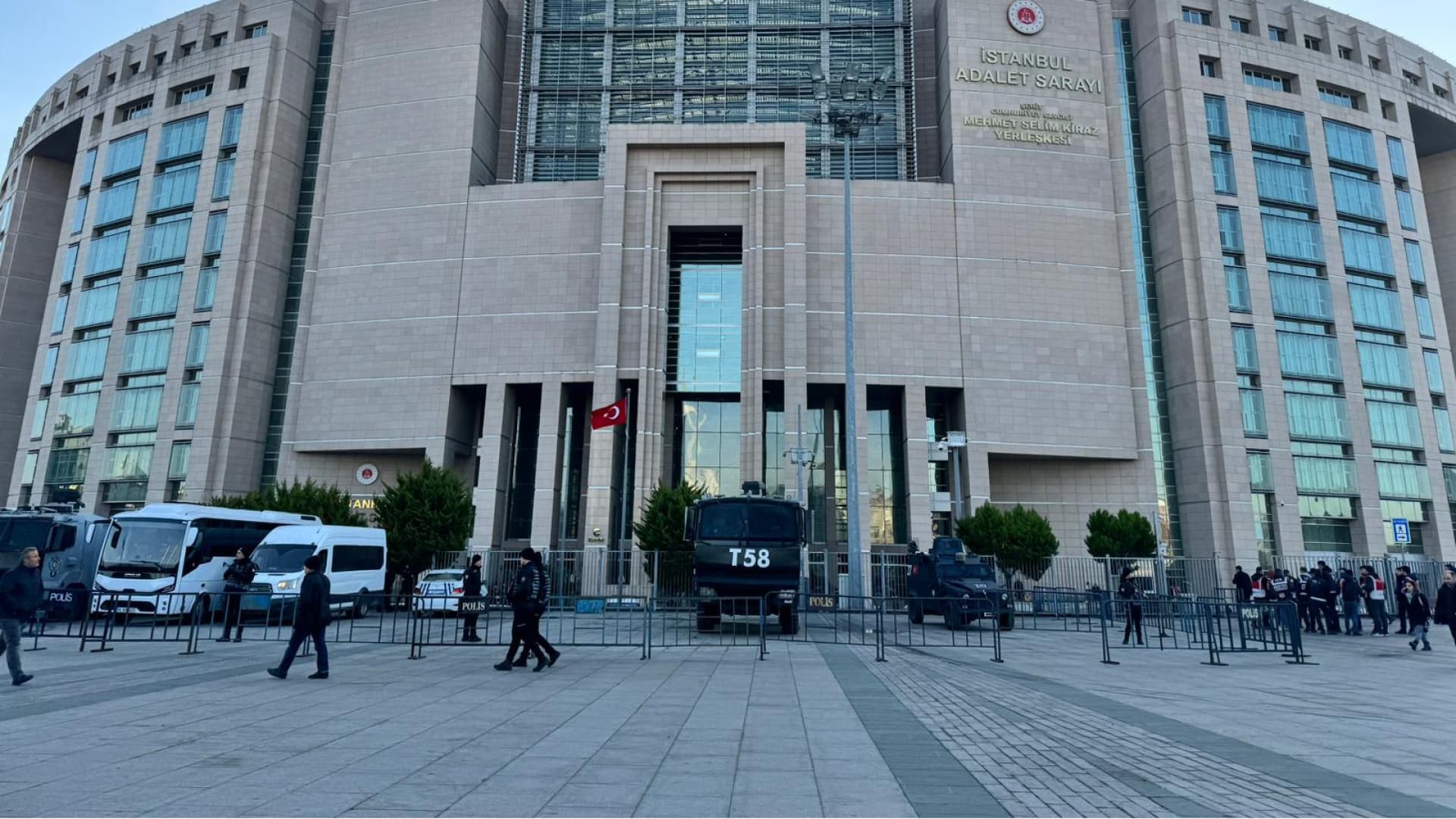Fon soruşturmasında 8 şüpheli tutuklandı, 2 kişi serbest bırakıldı