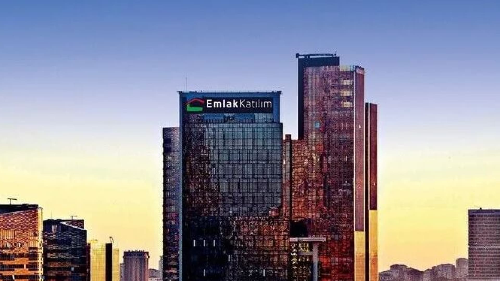 Emlak Katılım, üç şirketin pay devri için resmi başvuruları yaptı