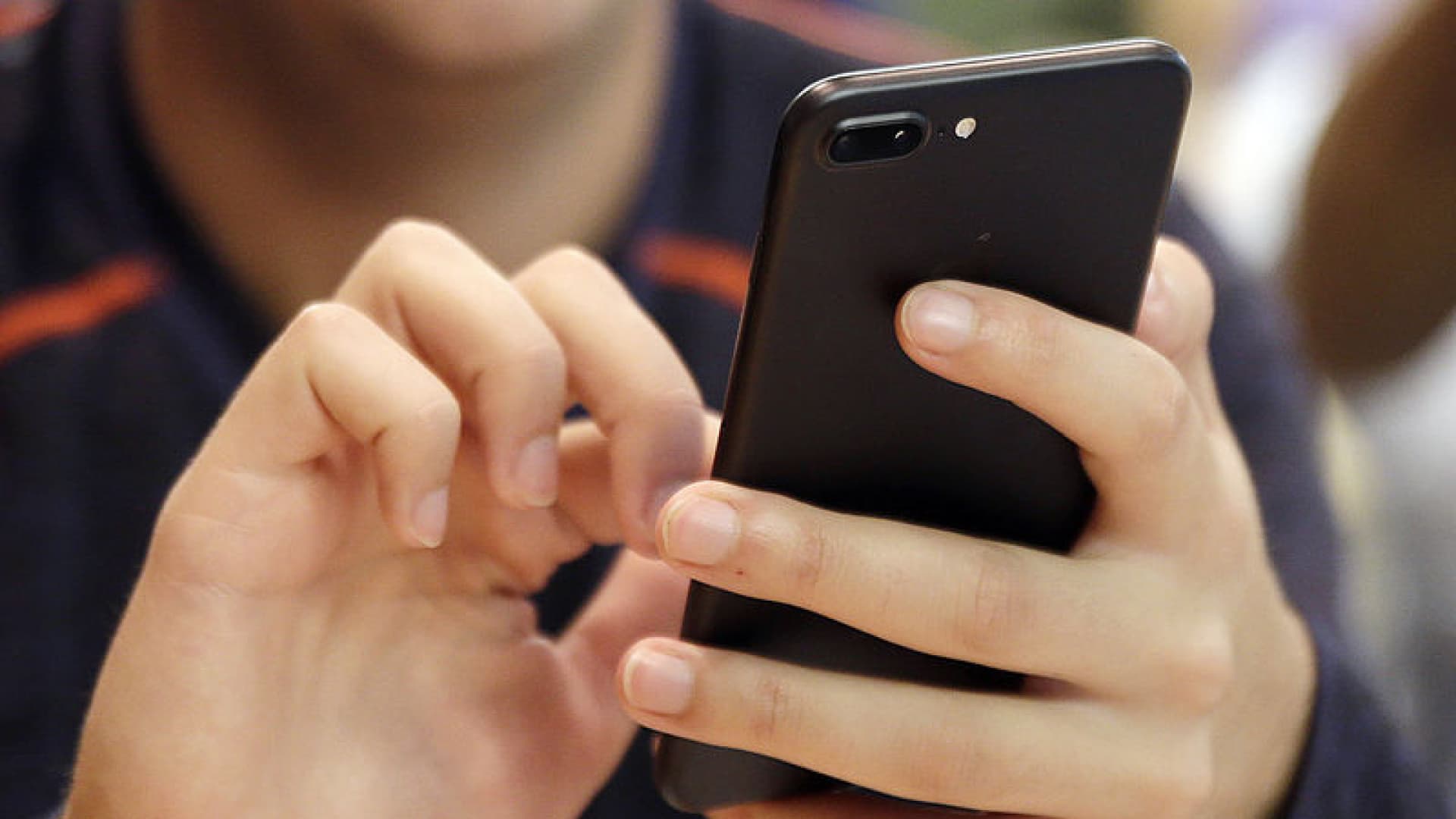 IMEI kayıt harcının 2027’de 69 bin 450 liraya çıkması gündemde