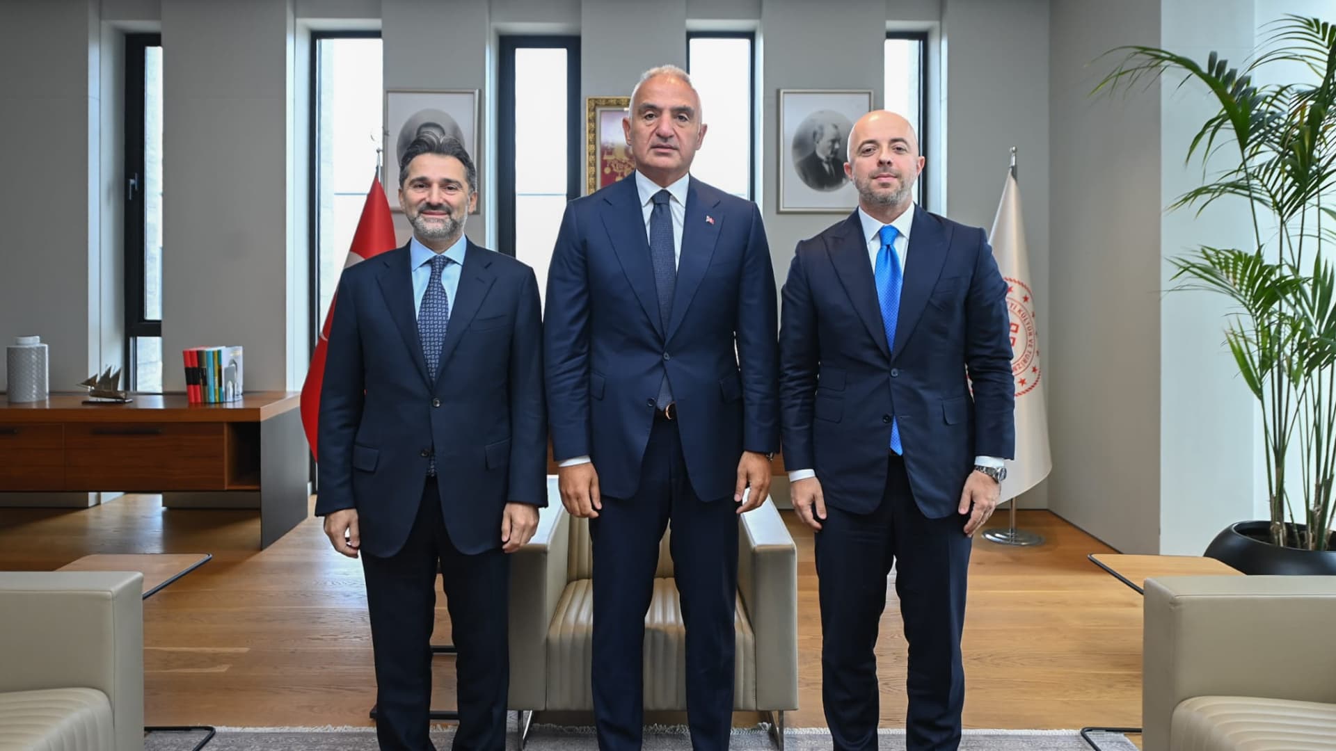 Bakan Ersoy ve THY yönetimi turizm iş birliğini görüştü