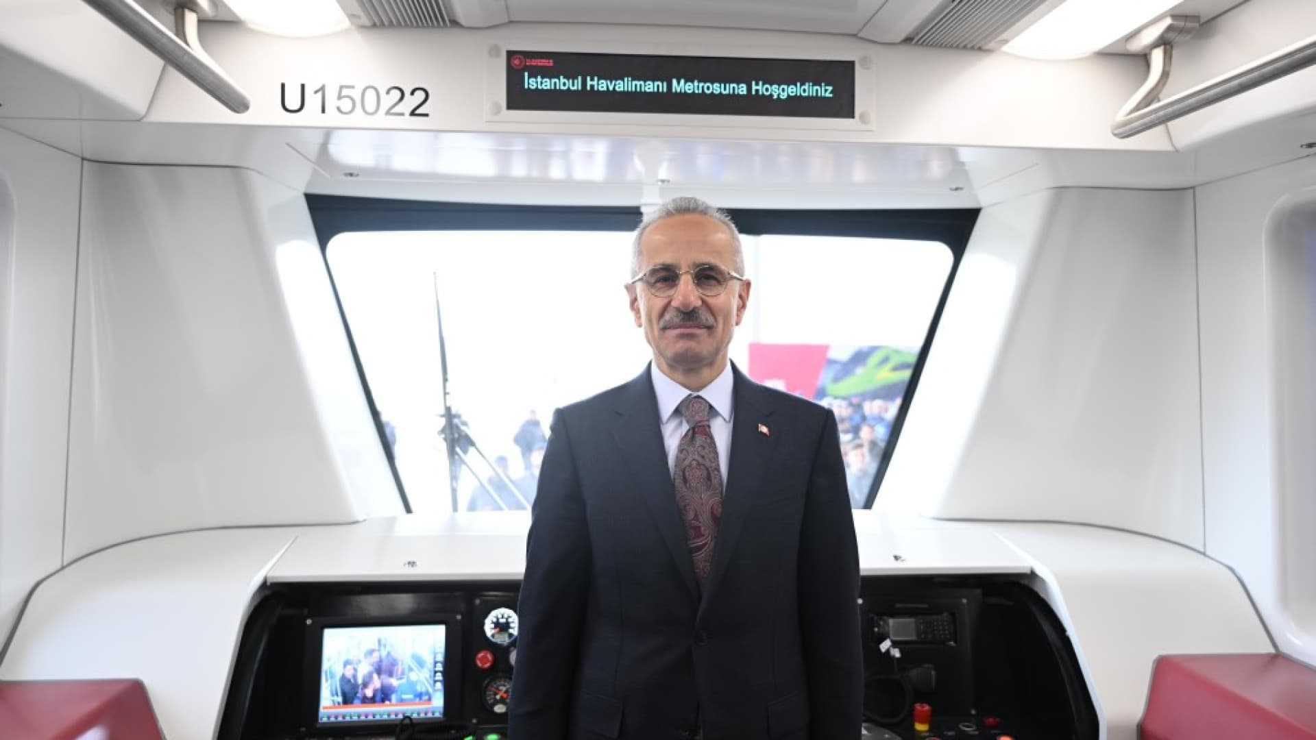 Ulaştırma ve Altyapı Bakanı Abdulkadir Uraloğlu: “Hayata geçirdiğimiz hatlarda dünya nüfusunun yaklaşık 5’te 2’sine karşılık gelen 3,25 milyar yolcuya hizmet verildi”