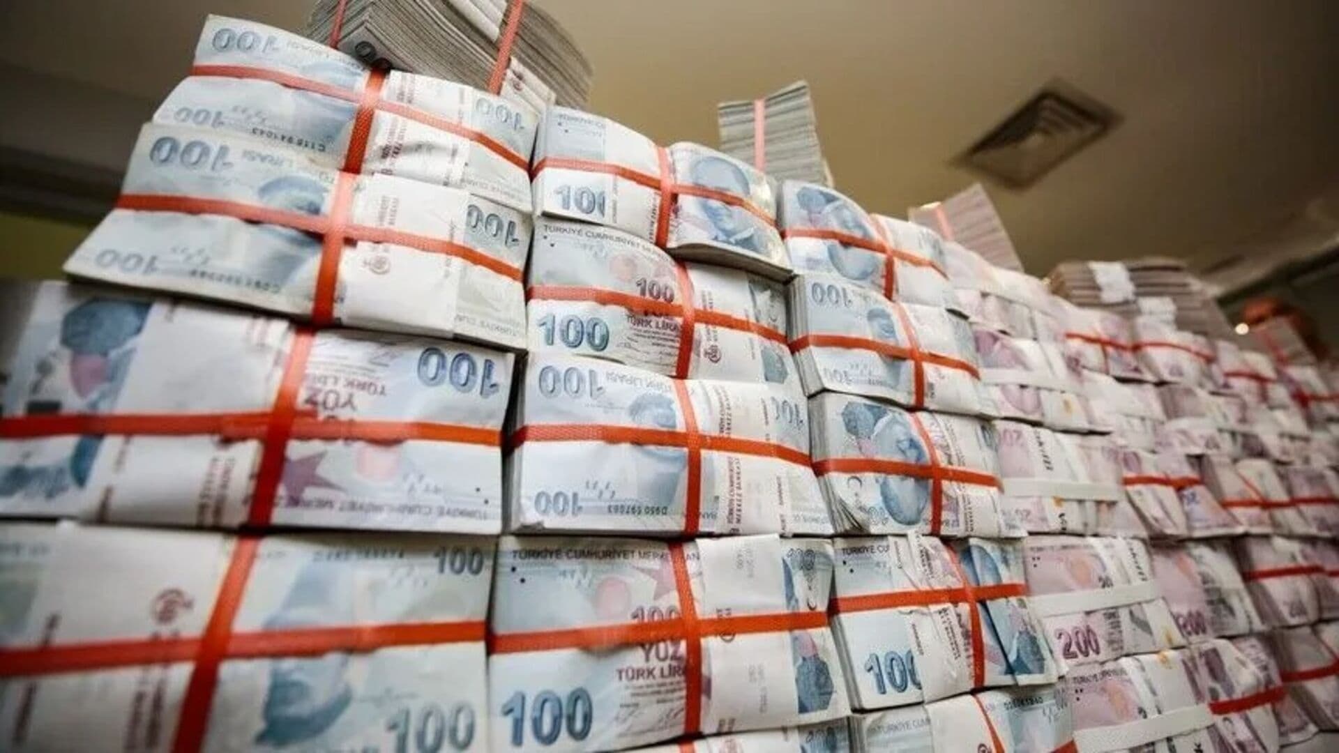 Bankacılık sektörünün kredi hacmi 2 Ekim’de 28,6 trilyon liraya çıktı