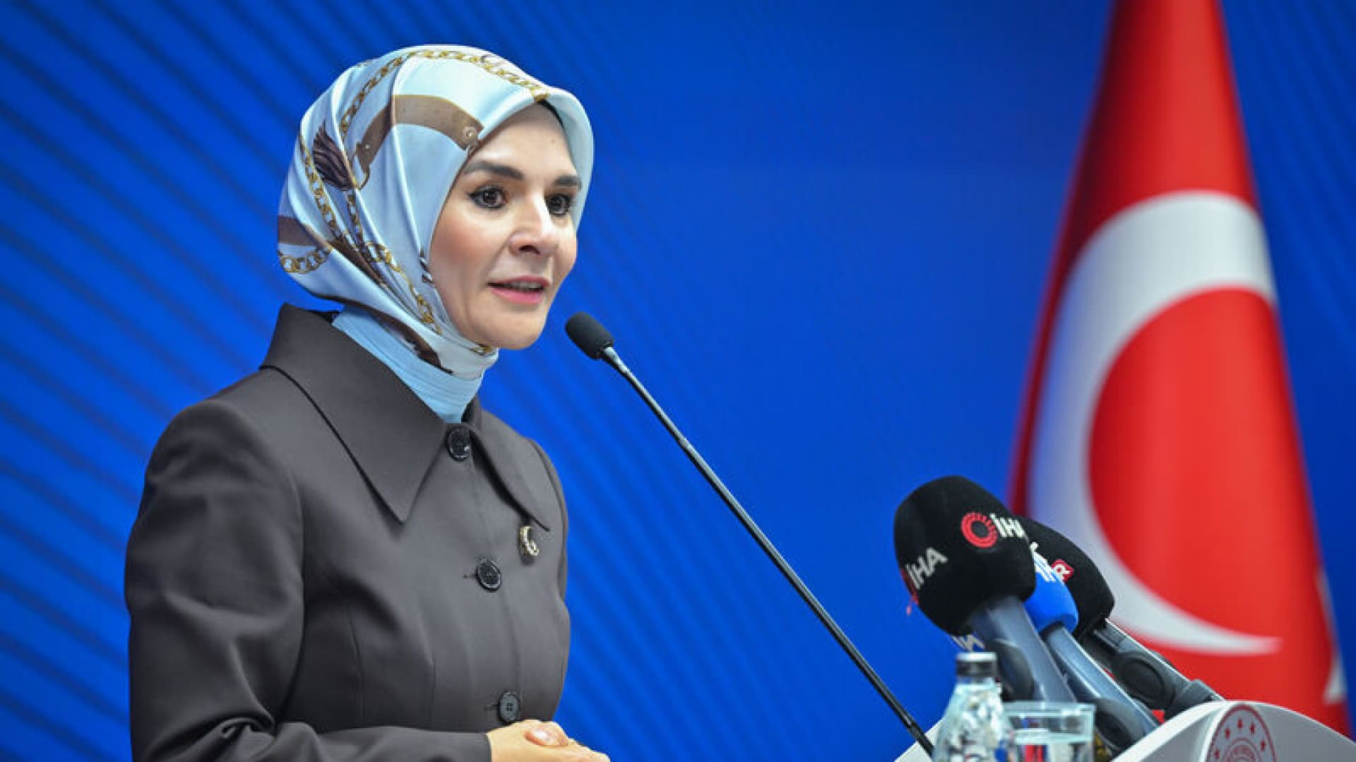 Bakan Göktaş, fon iddialarını reddetti ve istifa şartını açıkladı