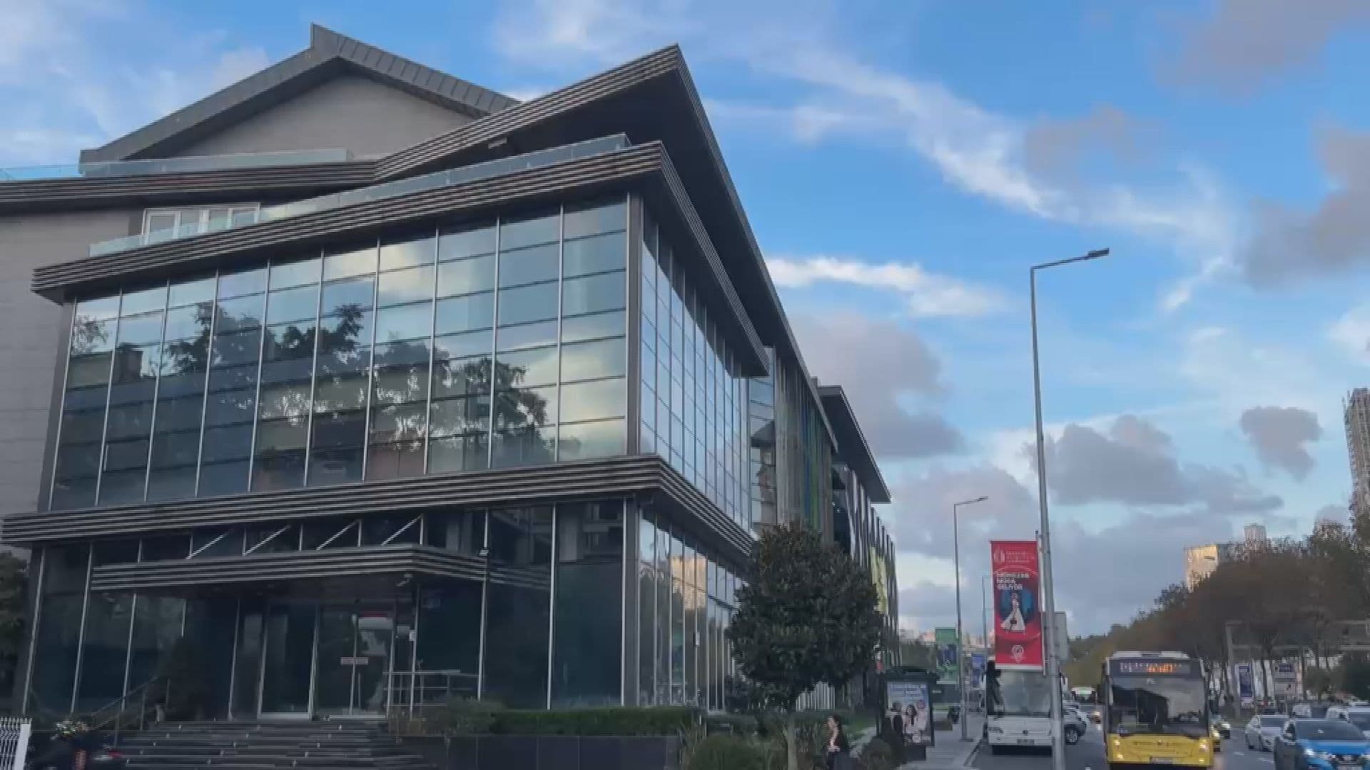 İstanbul'da yatırım dolandırıcılığı operasyonu: 62 kişi adliyeye sevk edildi