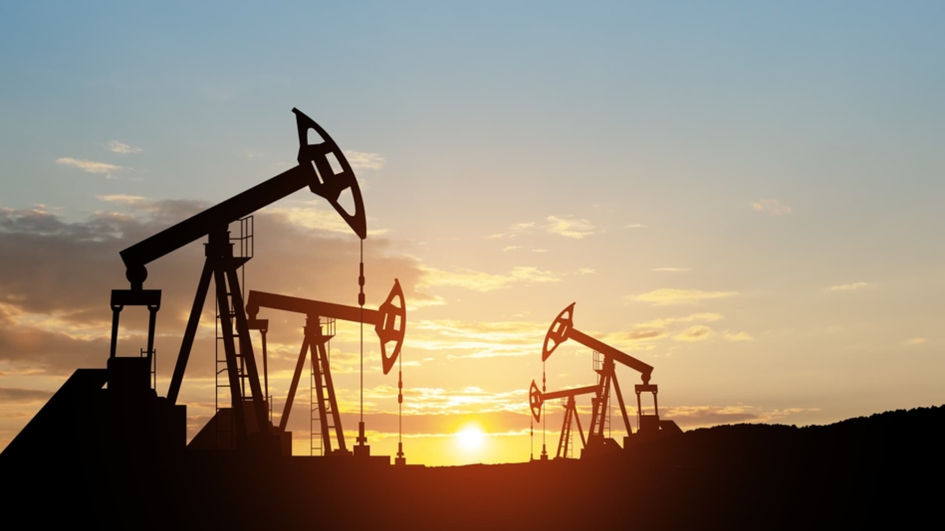 Brent petrol yüzde 1,3 düşüşle 102,90 dolara geriledi