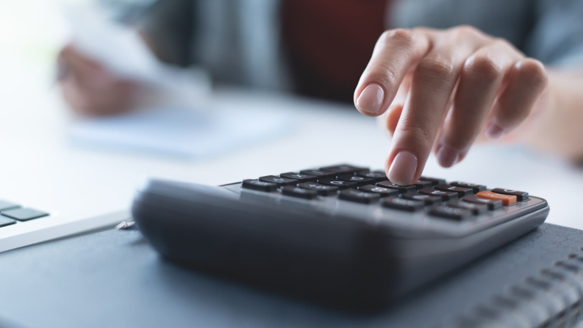 Eşel mobil nedeniyle akaryakıtta 247 milyar liralık vergi alınamadı