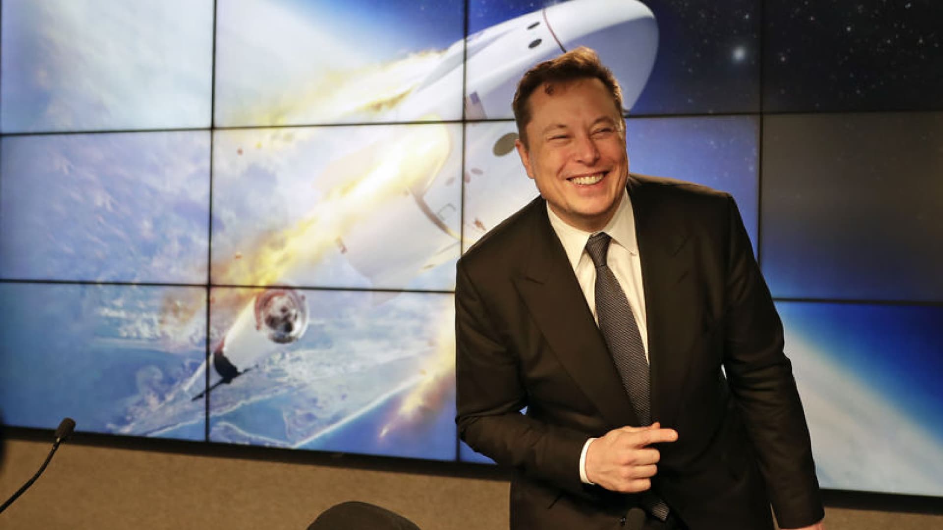 Elon Musk'tan dev vaat: ABD'deki her çocuğa SpaceX hissesi dağıtacak