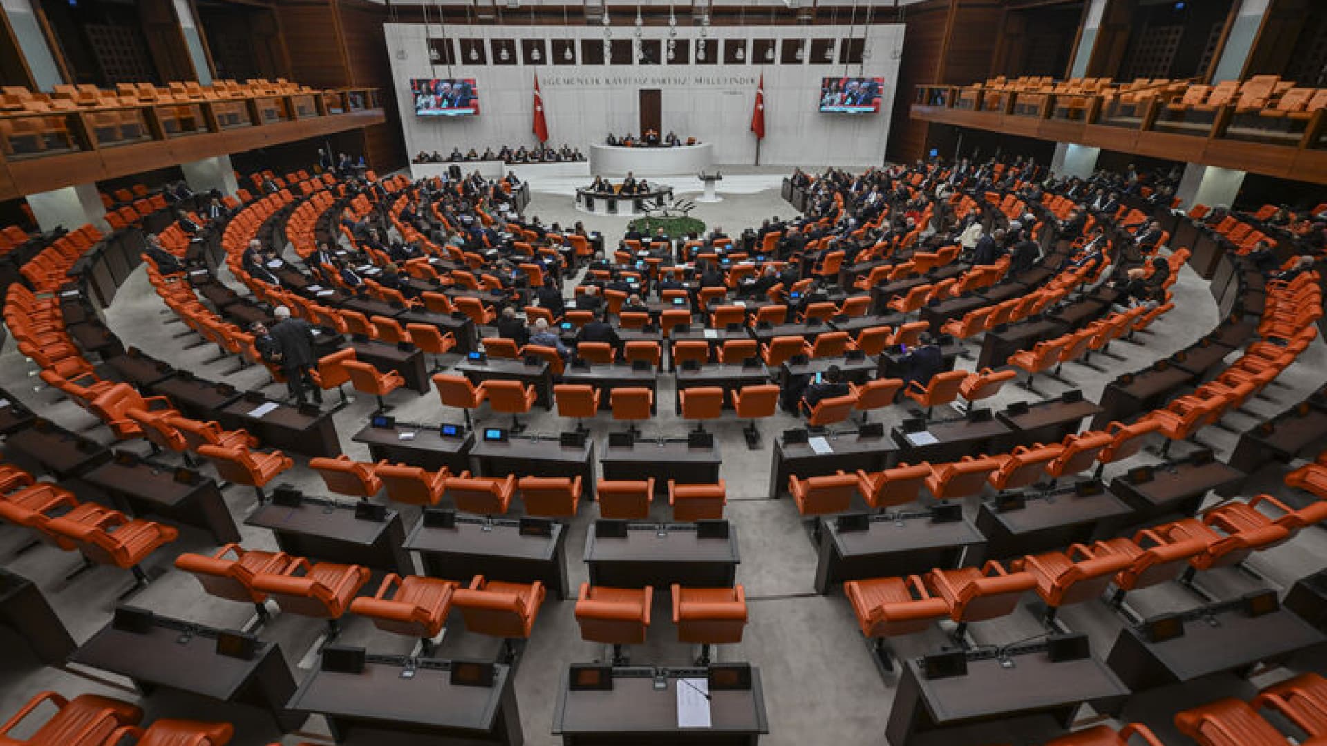 AK Parti'nin fon teklifine ilişkin önergesiyle bloke işlemler tasfiyeye dahil edildi