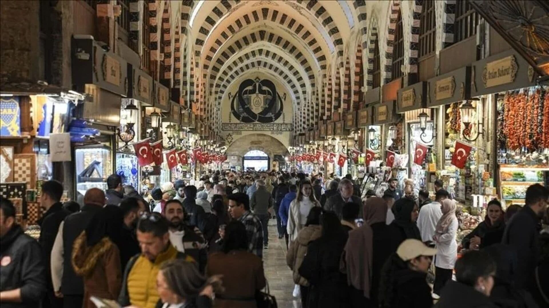 Yerli turistler yılın ikinci çeyreğinde 155 milyar lira seyahat harcaması yaptı