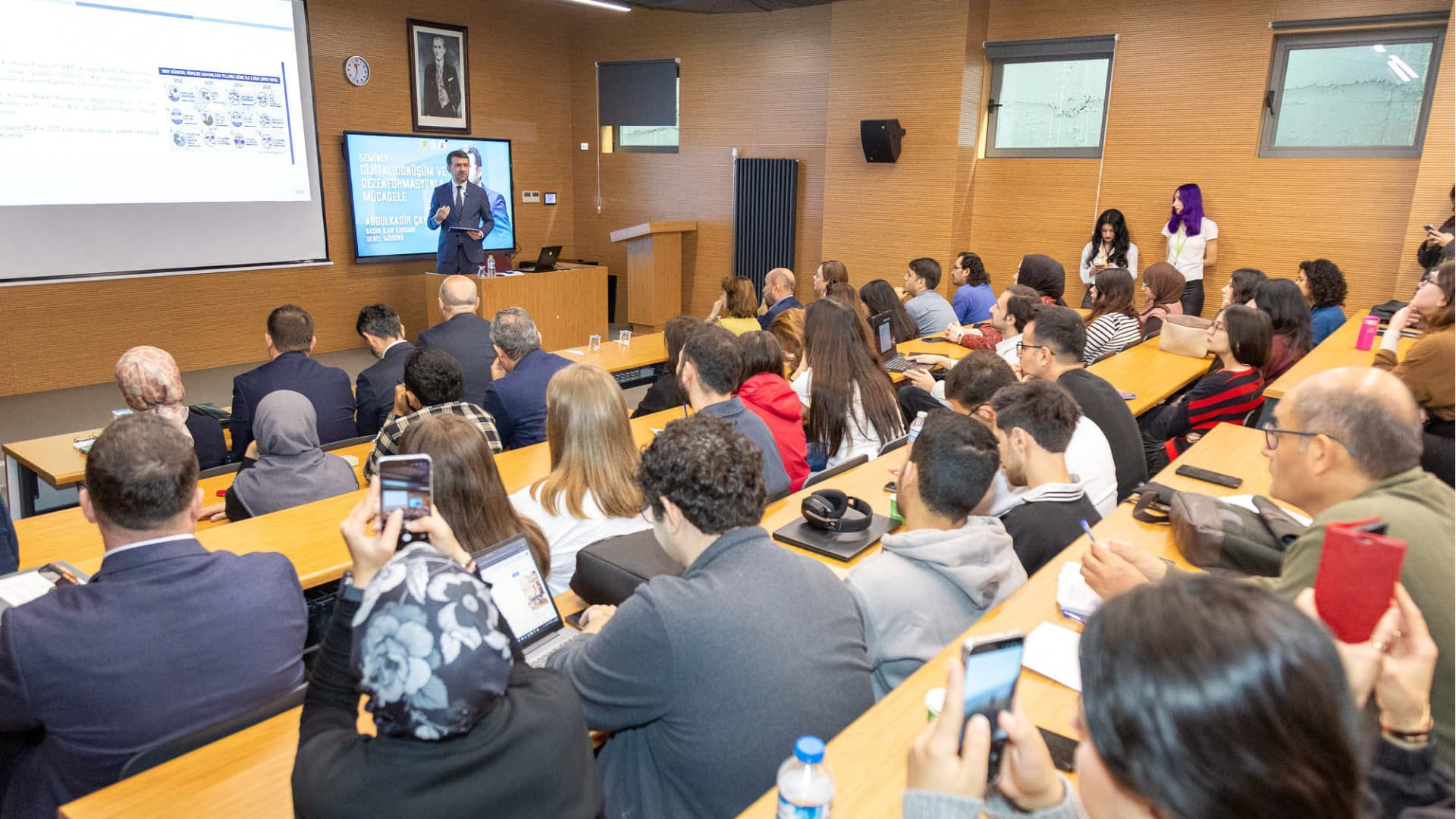 BİK Genel Müdürü Abdulkadir Çay, İstanbul Üniversitesi öğrencileriyle buluştu