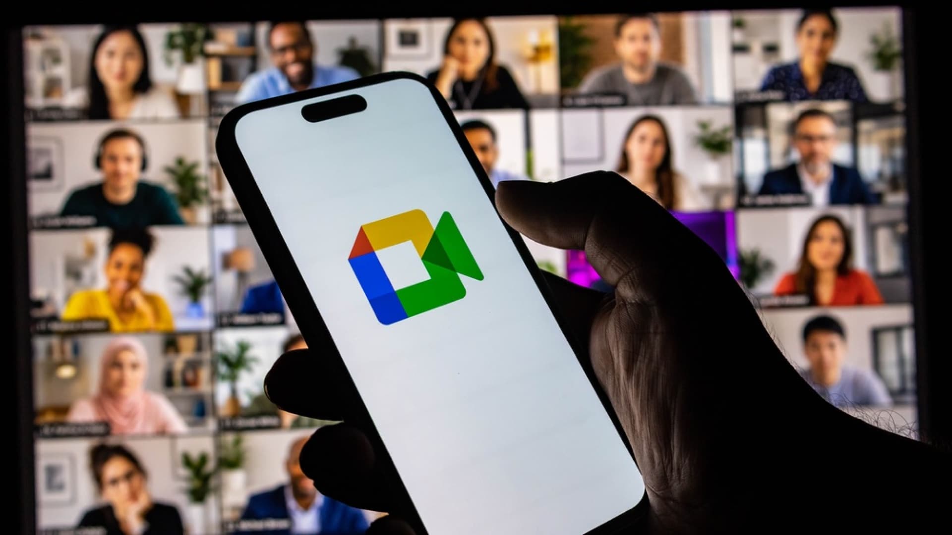 Google Meet'te dil bariyeri tarihe karışıyor: 63 dilde anlık çeviri