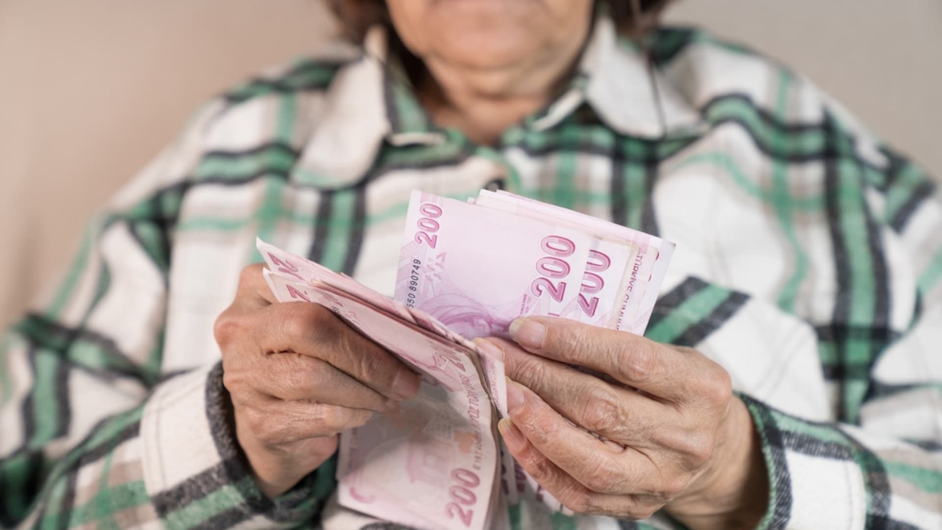 Emekli aylıklarına zam ne olacak?