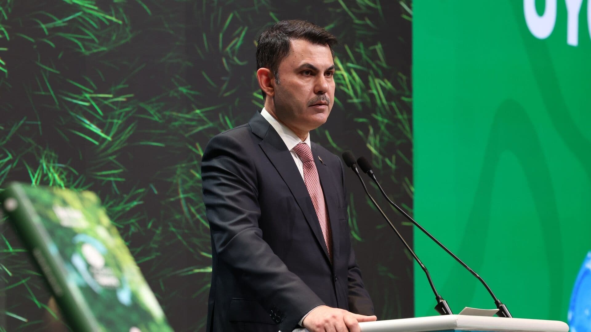 Bakan Kurum: Ülkemizin barışçıl diplomasisi COP31'e ilham olacak