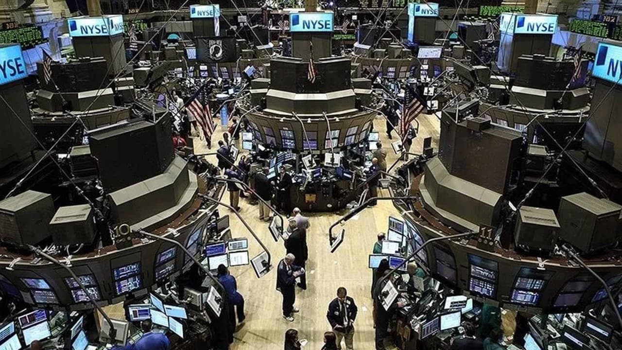 New York borsası karışık açıldı, teknoloji hisseleri toparlandı