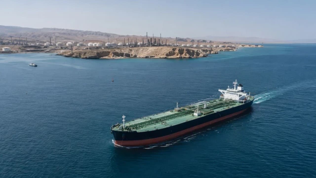 İran: Hürmüz Boğazı’nda "süper tanker" mayına çarptı