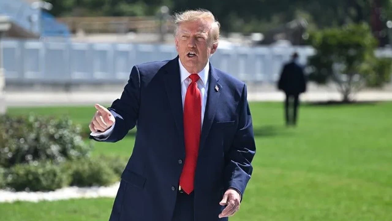 Trump'tan İran'a yeni tehdit: Ya anlaşacaklar ya da yok edilecekler