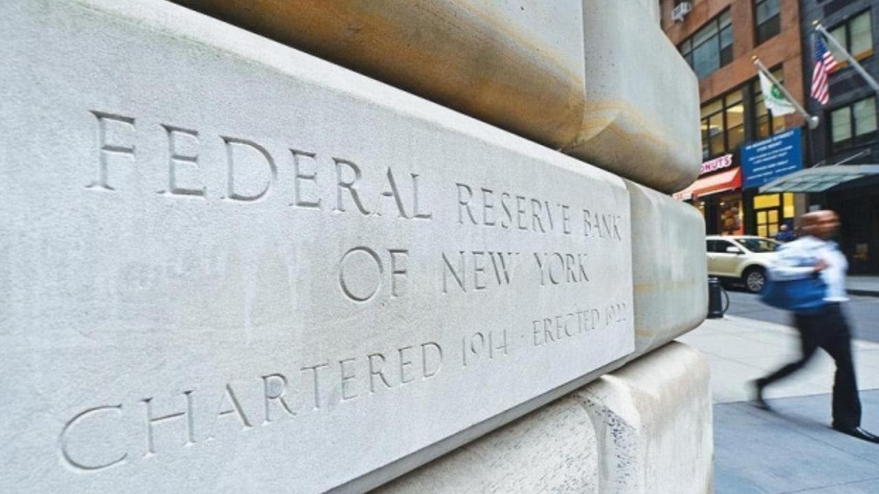 Fed politika faizini 25 baz puan artırarak yüzde 3,75-4 aralığına çıkardı