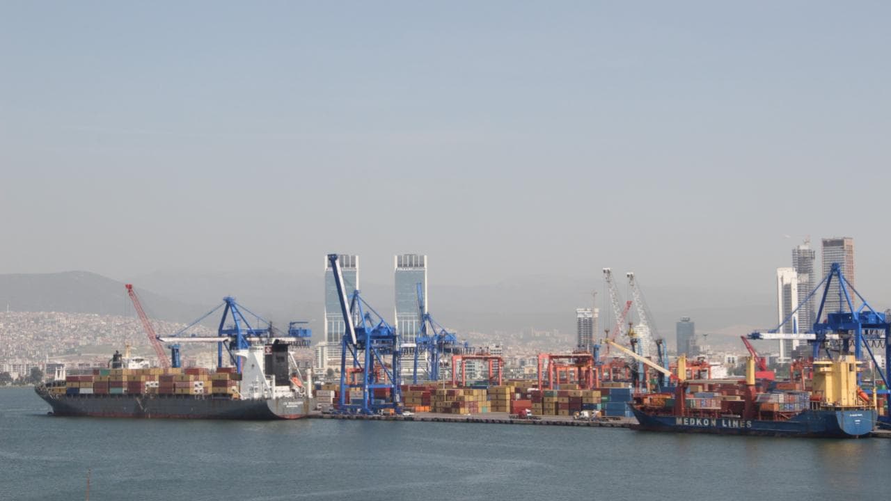 Türkiye'nin komşu ülkelere ihracatı 18,2 milyar dolara çıktı