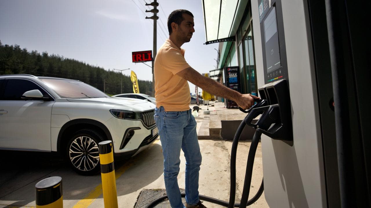 Türkiye’de elektrikli araçlara ağustosta 3,5 milyonun üzerinde şarj işlemi yapıldı