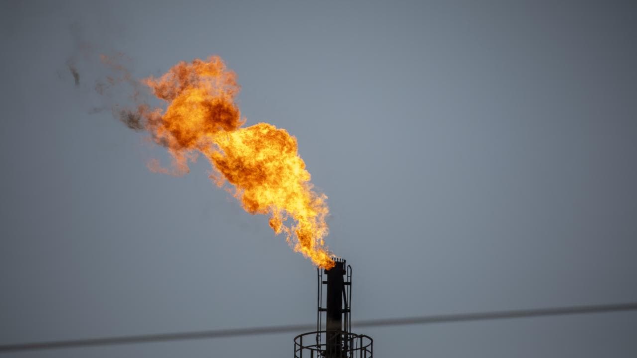 BNEF: Küresel rafineri kapasitesi 2030’a kadar günlük 4,2 milyon varil artacak