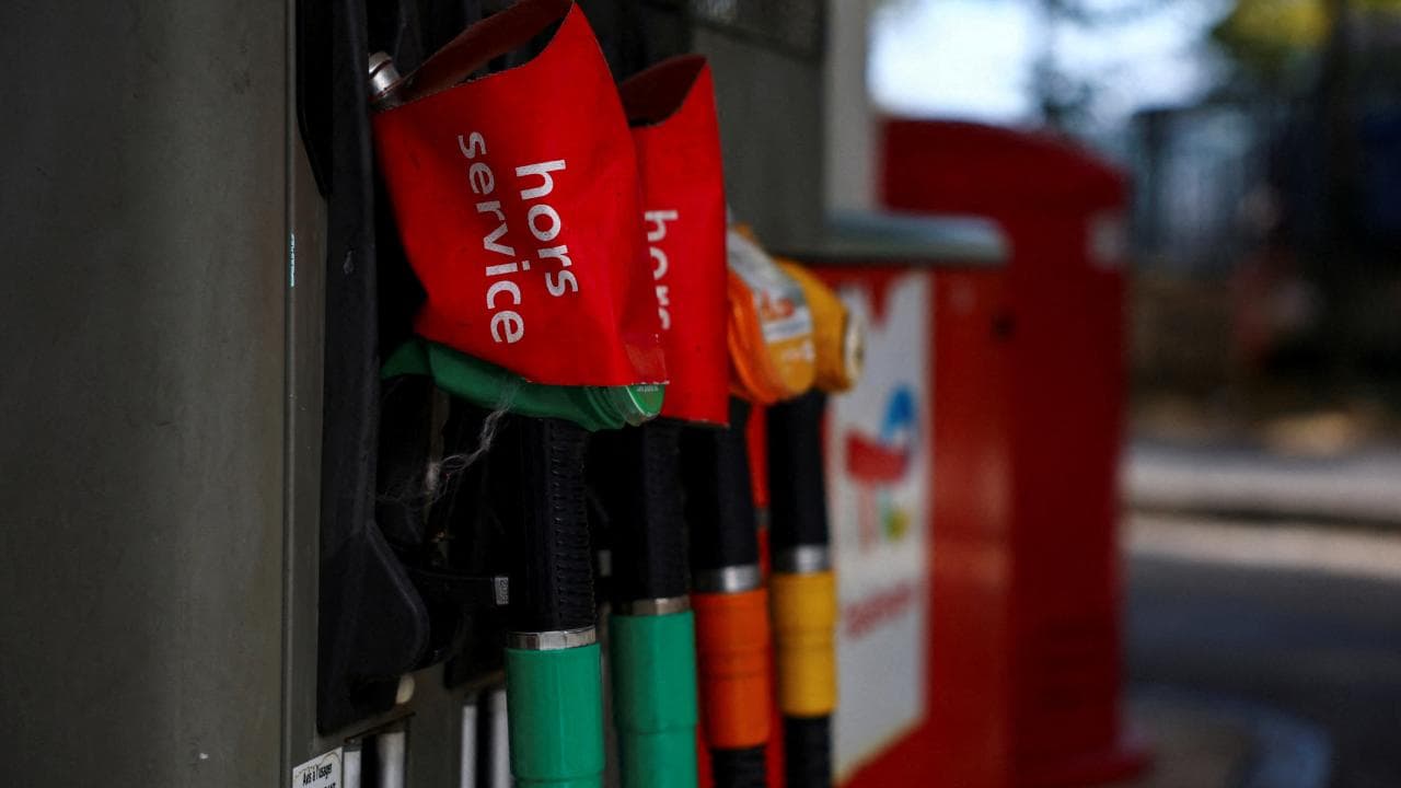 Fransa’daki istasyonların yüzde 11’inde yakıt tedarik sorunu yaşanıyor