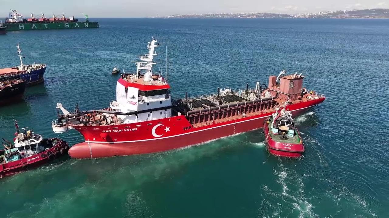 UAB MAVİ VATAN, Türkiye’nin ilk yerli emici tarama gemisi olarak suya indirildi