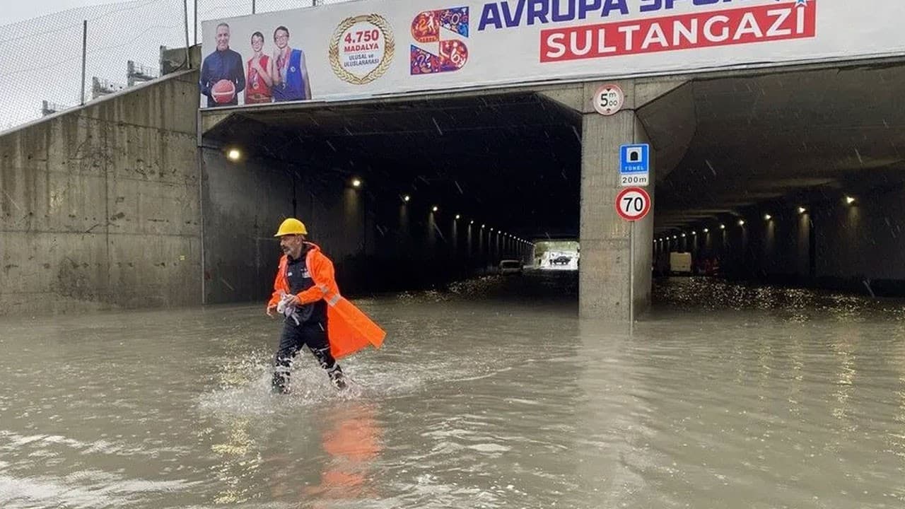 AKOM'dan İstanbul için yeni uyarı: Sağanak yarın şiddetlenecek