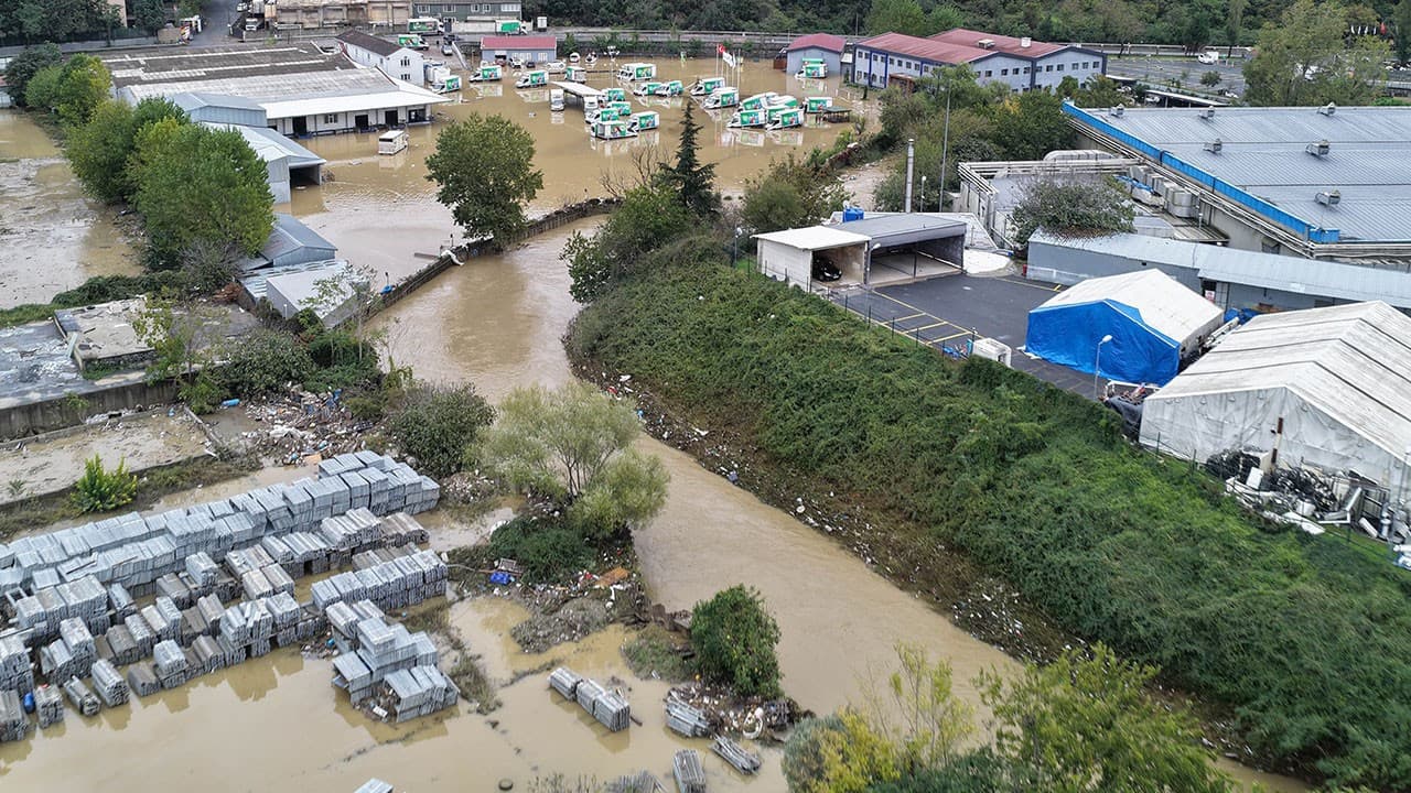 TESK, İstanbul’daki selden etkilenen esnaf için destek sözü verdi