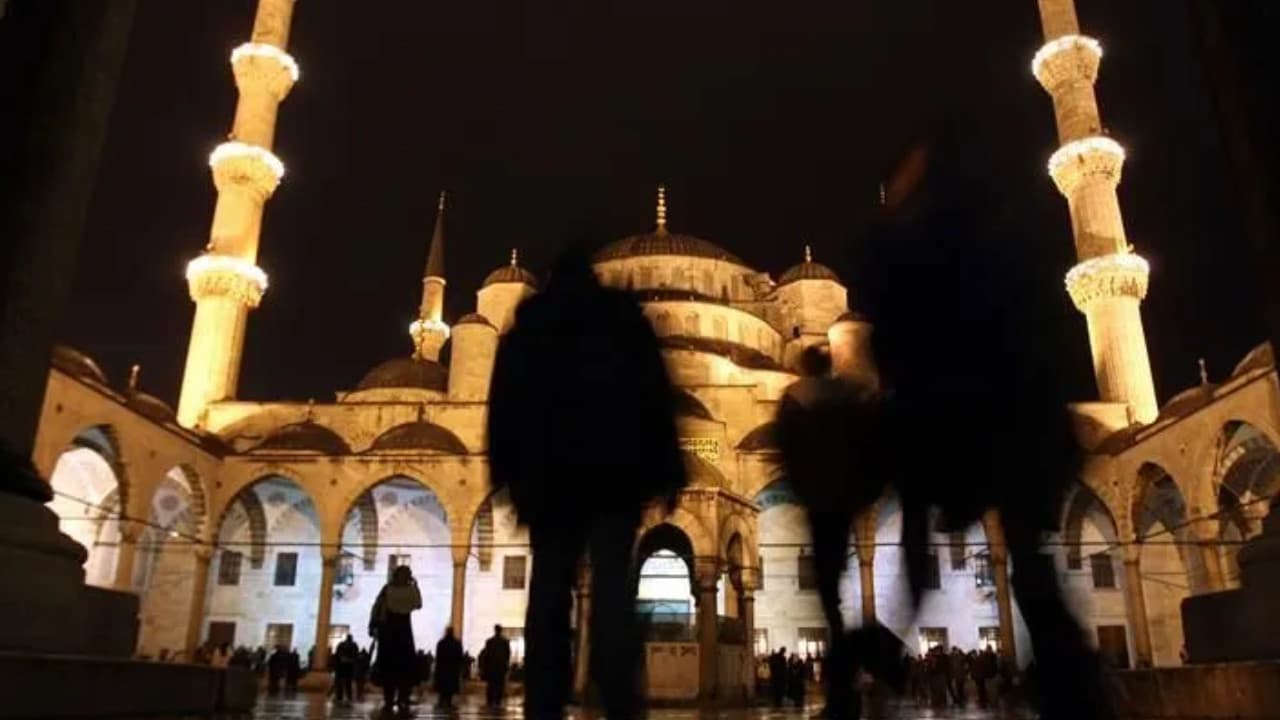 Üç aylar 10 Aralık’ta başlayacak, Regaib Kandili aynı gün idrak edilecek