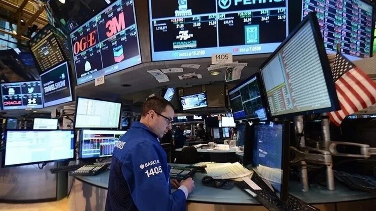 New York borsasında teknoloji hisseleri yükselirken endeksler karışık kapandı