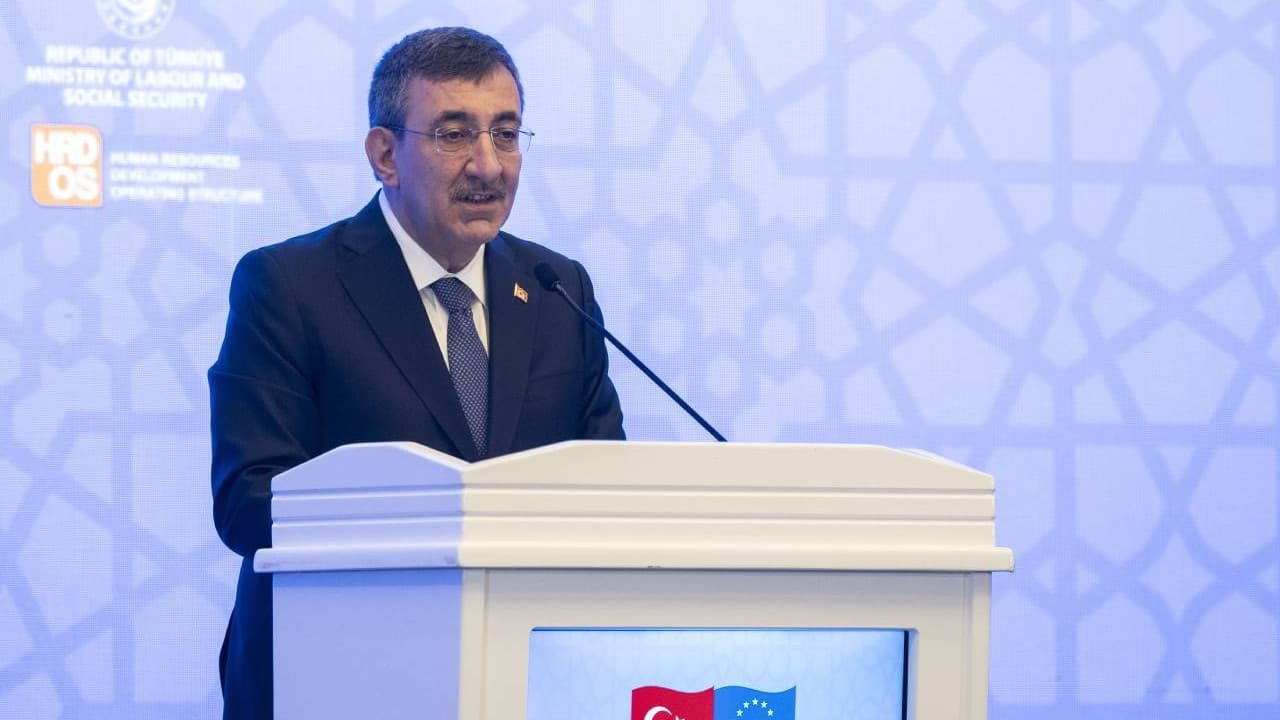 Cevdet Yılmaz'dan enflasyon ve konut açıklaması: 2027 hedeflerini duyurdu