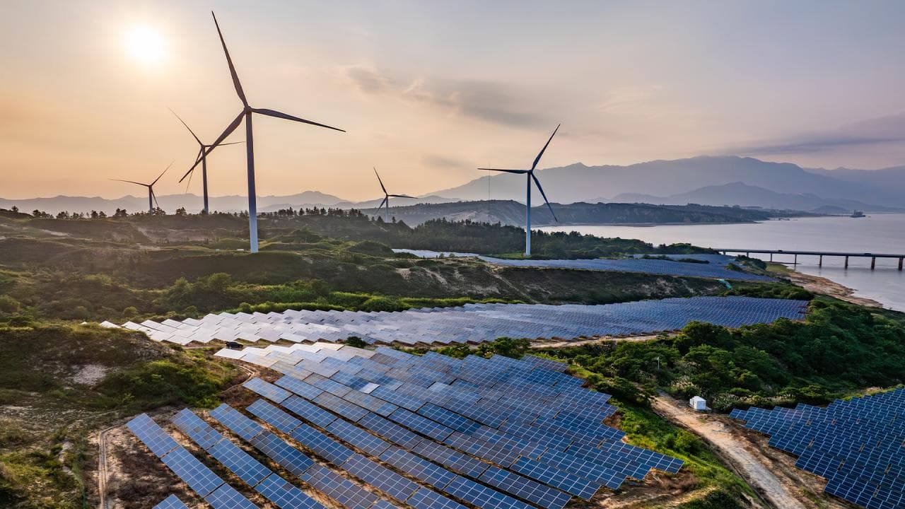 Türkiye'nin elektrik kurulu gücü ağustos sonunda 126 bin 944 megavata ulaştı